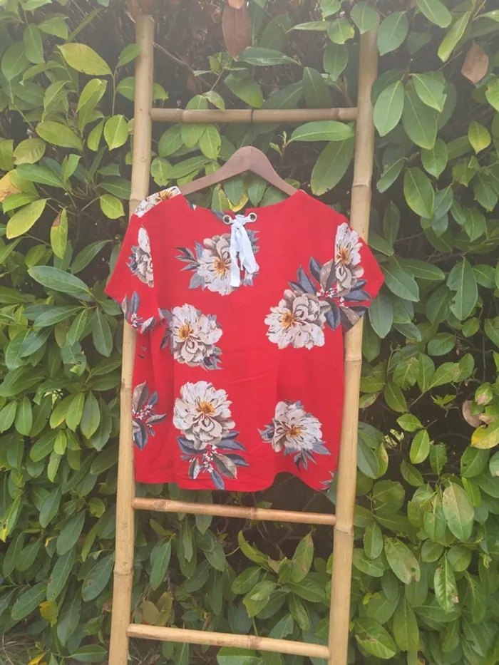 Blouse rouge fleurie - photo numéro 6