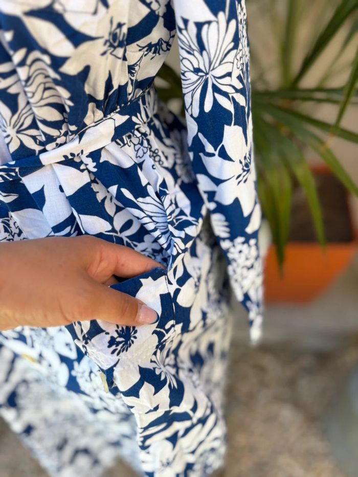Robe blouse à motif fleuri - des années 70 - en très bon état - taille 42/XL - photo numéro 6