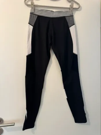 Legging Lefties