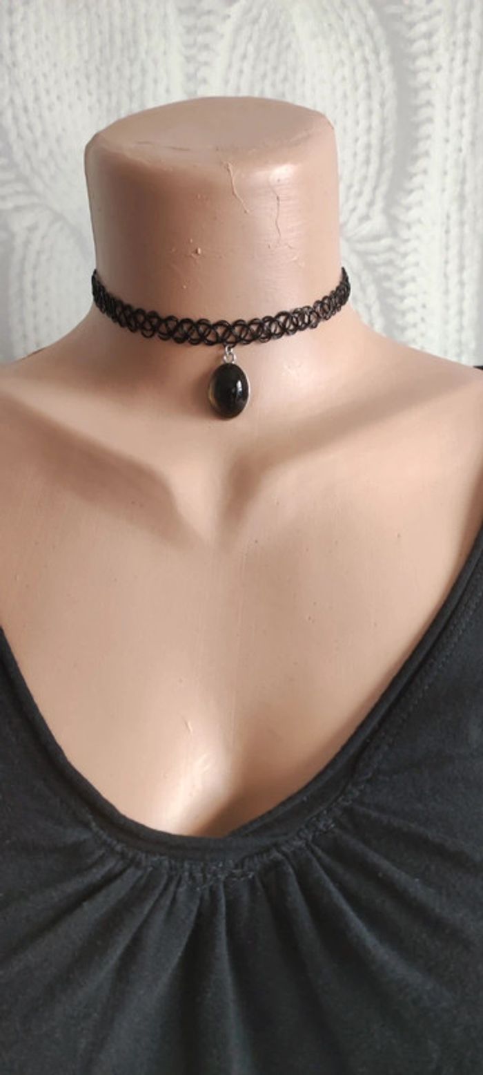 Ras du cou tattoo - photo numéro 2