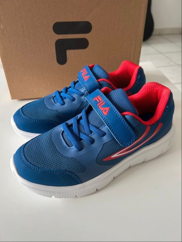 Baskets FILA enfant – Taille 35 – Neuf avec boîte - photo numéro 2