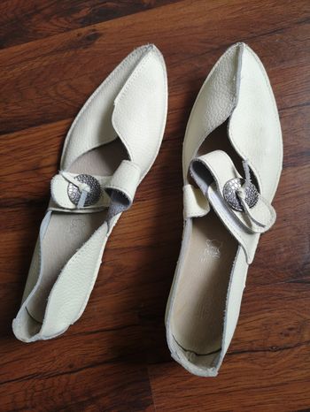 Chaussures style babouches  cuir P38