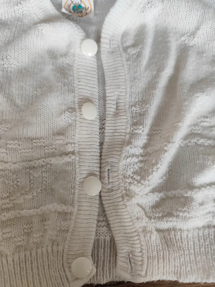 Gilet blanc bébé mixte 6 mois - photo numéro 2
