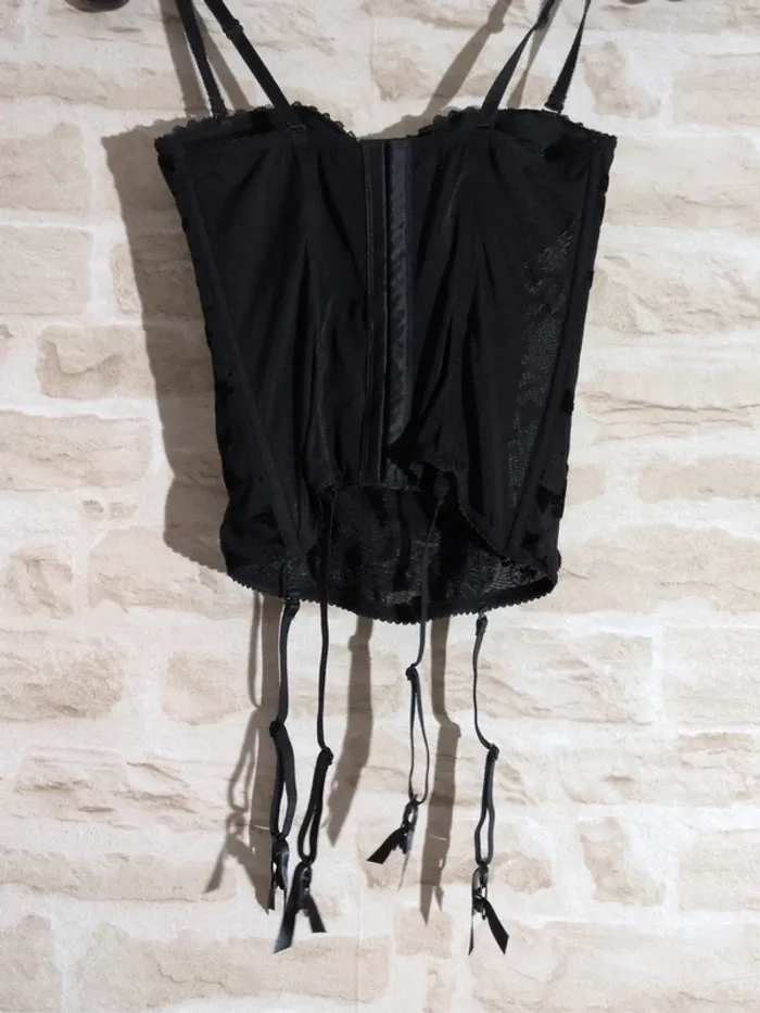 Lot lingerie XS – Porte-jarretelles & Body dentelle - photo numéro 3