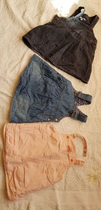 Lot 3 robes salopettes 12 mois