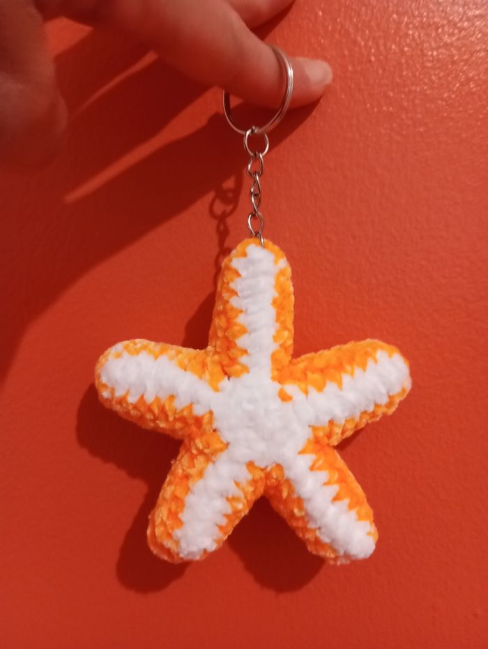 Porte-clés étoile de mer au crochet - photo numéro 4