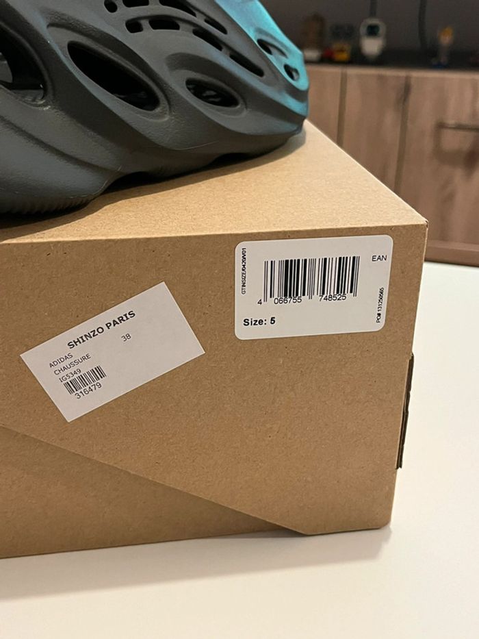Yeezy foam Carbon - photo numéro 9