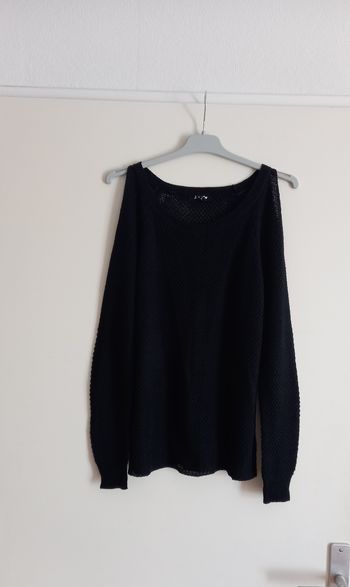 Pull épaules dénudées " Jennyfer "