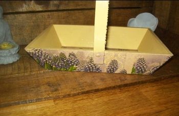 Panier en bois fleur violettes
