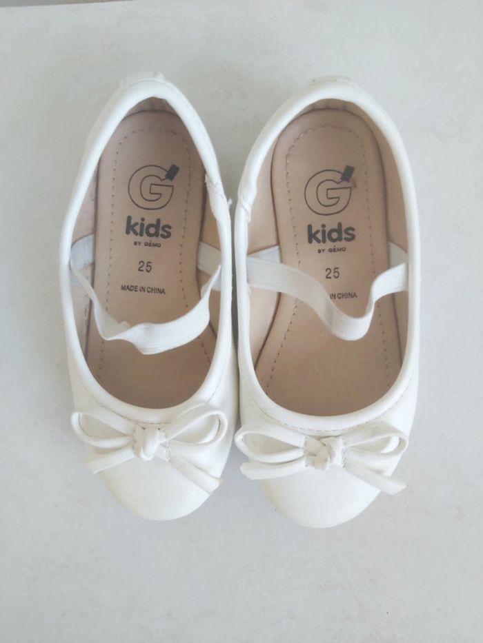Ballerines fille Gémo pointure 25 (78) - photo numéro 2