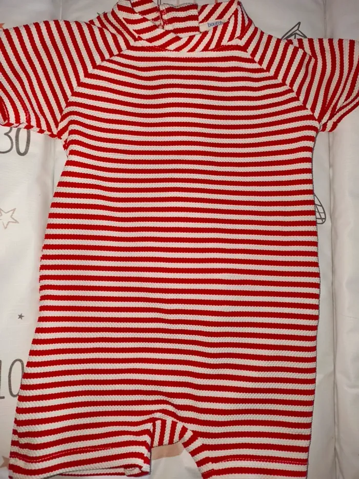 Maillot de bain bout'chou 18 mois excellent état rouge - photo numéro 2
