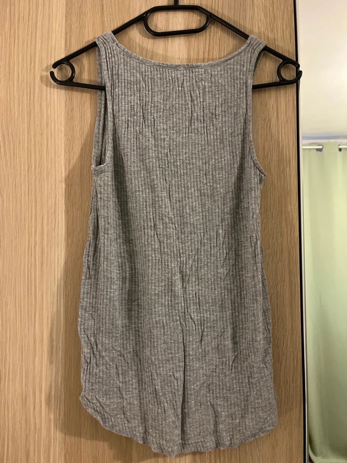 Top gris - photo numéro 3