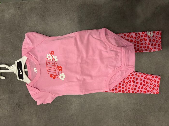 Ensemble Nike - photo numéro 3