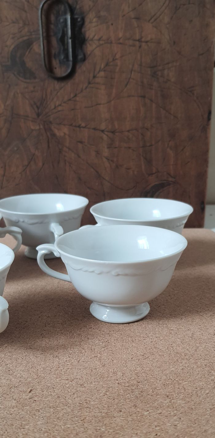 Lot de 5 tasses blanches porcelaine Damart - photo numéro 4