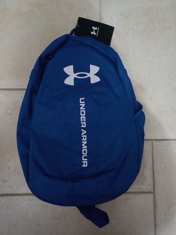 Sac  à dos under armour neuf bleu et blanc 