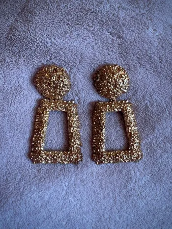 Boucles d’oreilles dorées