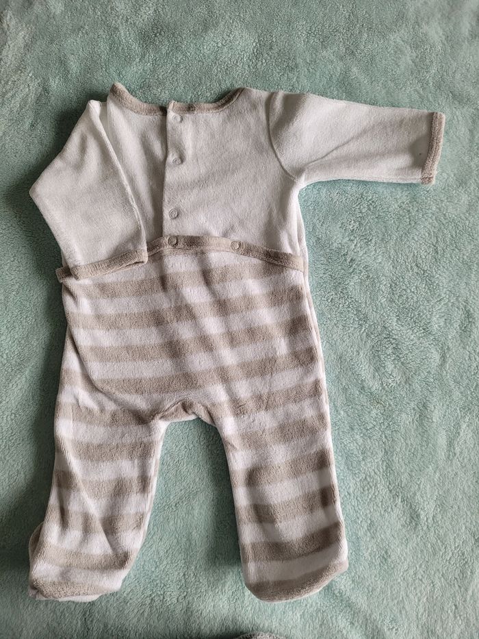 Pyjama 1 mois - photo numéro 2
