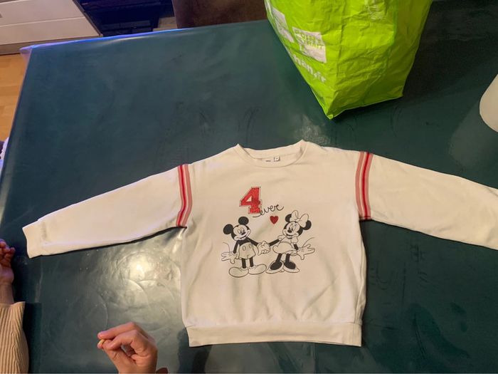 Pull Disney 10 ans - photo numéro 2