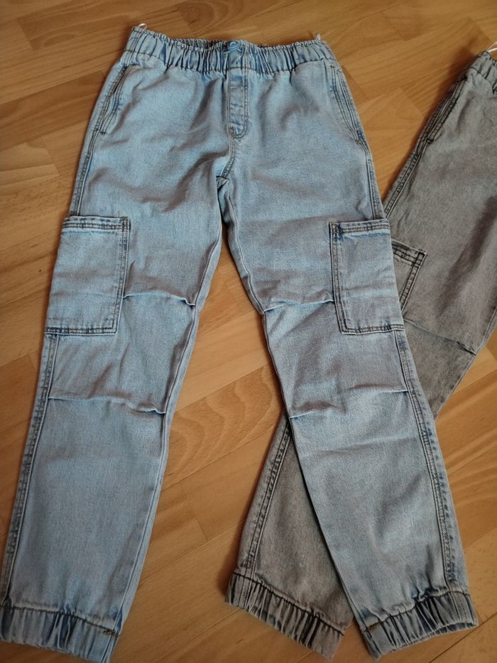Lot de 2 jeans cargo neufs 10ans