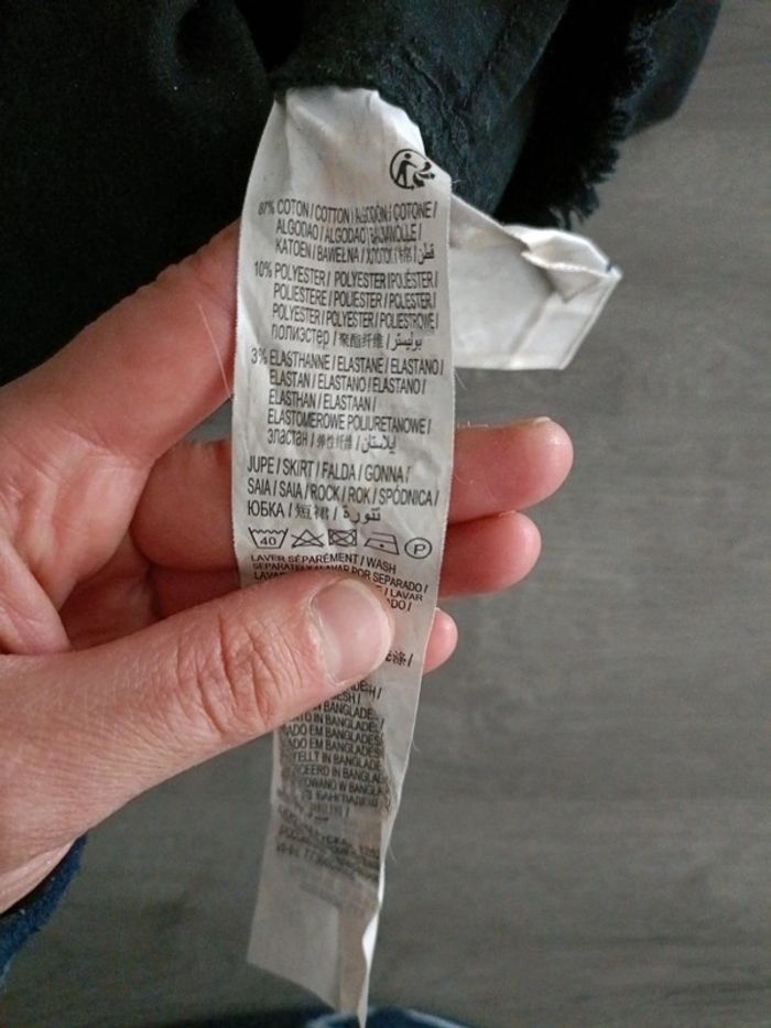 Jupe en jean noir avec fourche Kiabi Taille 36 (convient S/M) - photo numéro 6