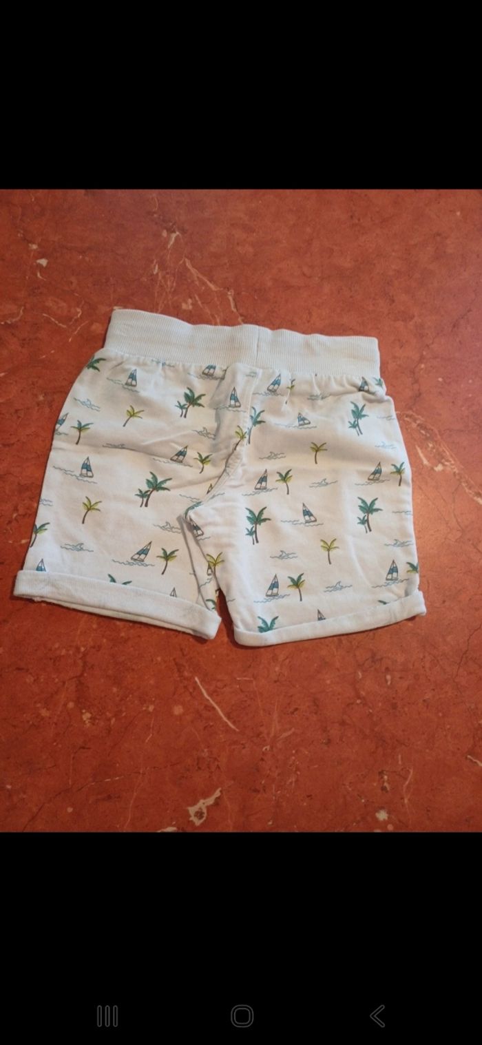 Short garçon taille 3 ans - photo numéro 3