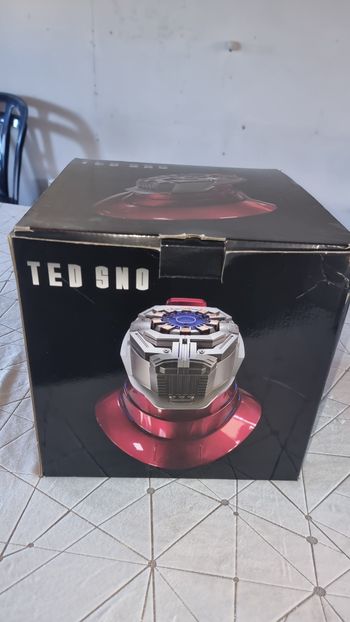 Support casque iron man neuf