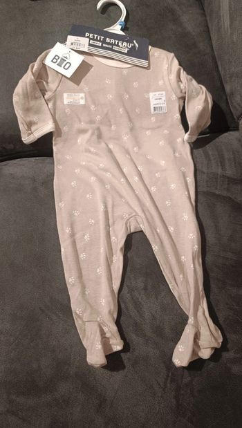 Pyjama neuf 3 mois