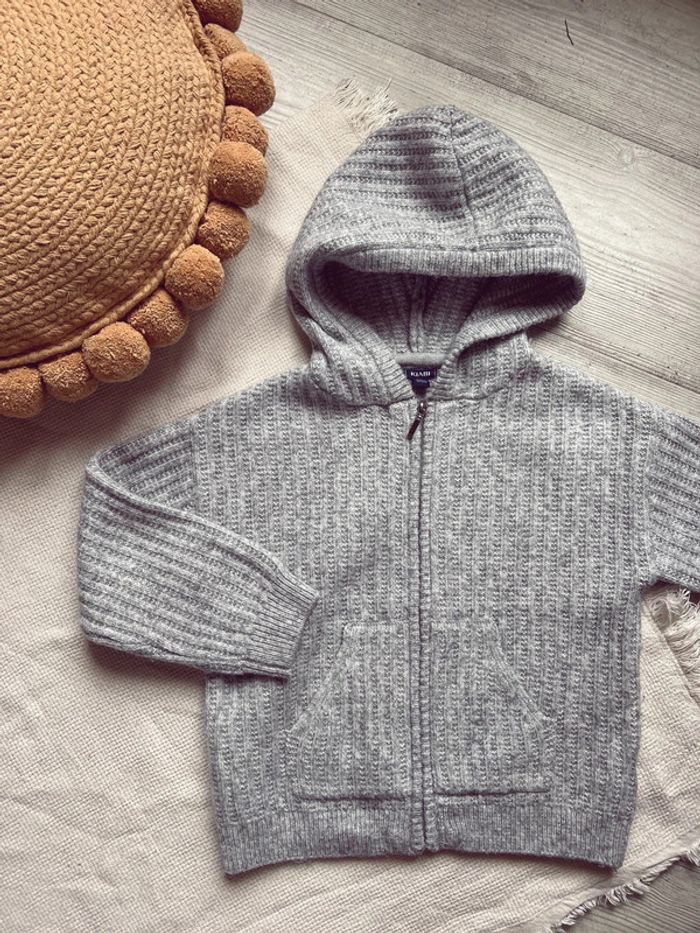 Gilet en maille fermeture zip gris clair Kiabi neuf 5 ans - photo numéro 2