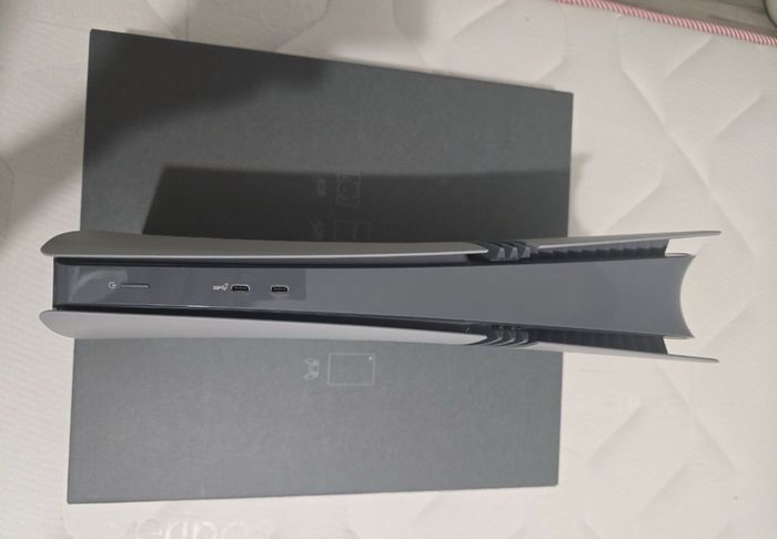 Sony Playstation 5 pro 30th anniversaire - photo numéro 2