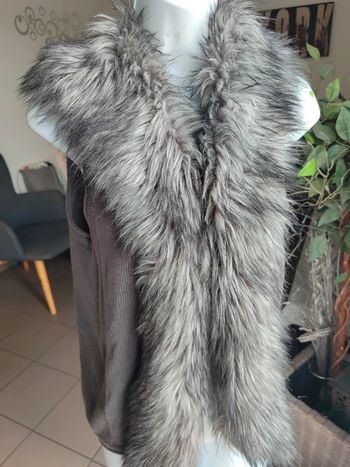 Gilet sans manches a poils