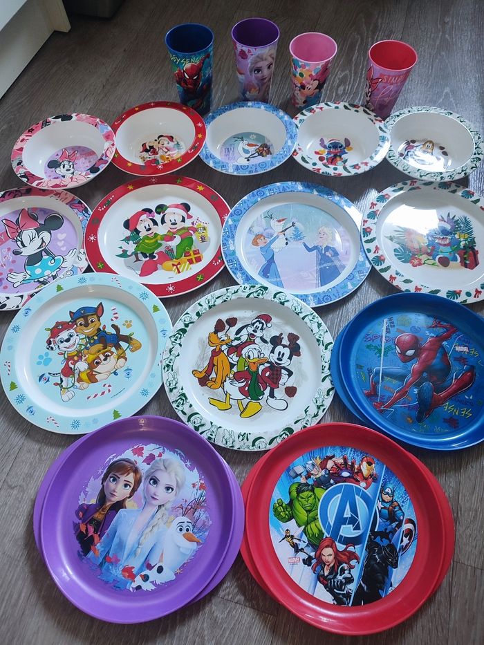 Lot assiettes et verres
