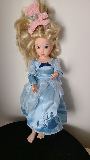 Poupée Princesse Disney Cendrillon articulée Zapf creation - Année 2008