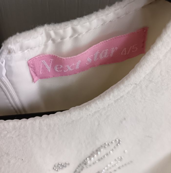 Robe Next Star 4/5 ans en très bon état - photo numéro 3