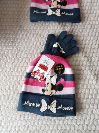 Ensemble bonnet gants 54cm Minnie phosphorescent