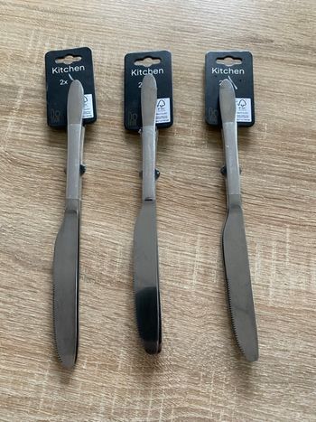 6 couteaux de cuisine neufs