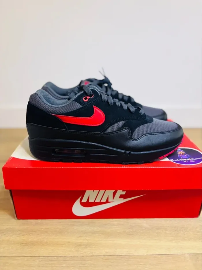 Nike Air Max 1 Essential Vamps Black And Red Taille 44 - photo numéro 2