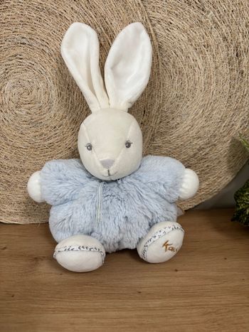 Doudou lapin boule bleu perle blanc kaloo