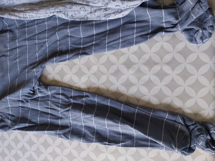 Lot 2 pyjamas Vertbaudet – 3 ans (36 mois) – dors bien / grenouillères en très bon état - photo numéro 9