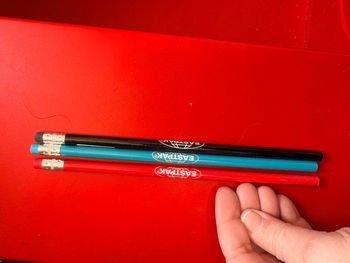 Lot 3 crayons de papier Eastpak neuf