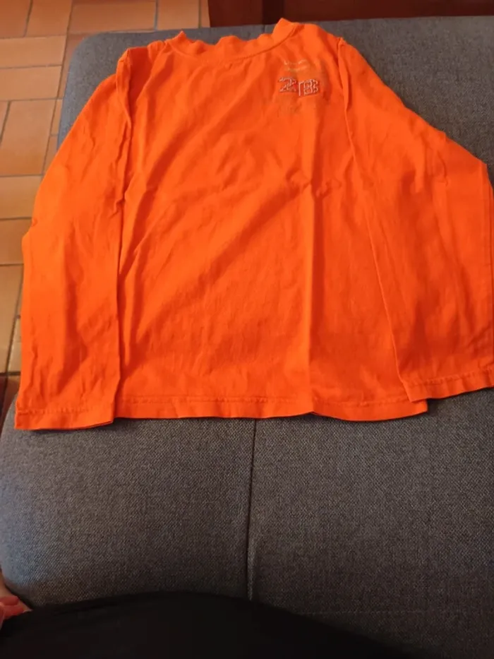 T shirt manche longue orange taille 8 ans - photo numéro 2