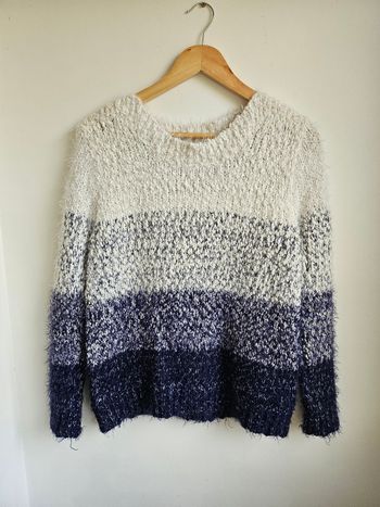 Très joli pull blanc/violet taille 5 (40)