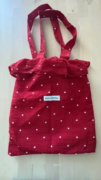 Joli sac froufrou rouge