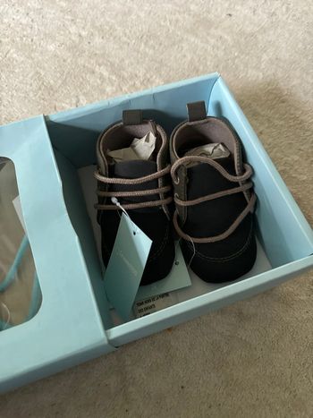 Coffret chaussure bébé fille souple taille 19 j neuf