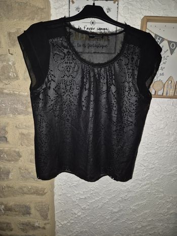 Magnifique haut tout en transparence et broderies anglaises Zara W&B collection taille M