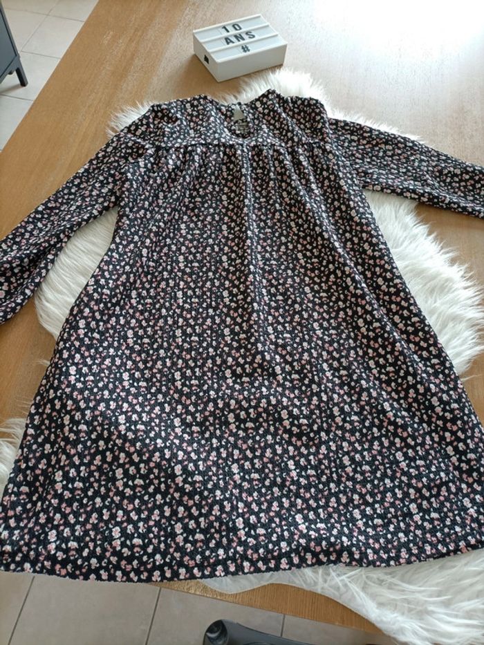 Robe neuve 10 ans - photo numéro 7