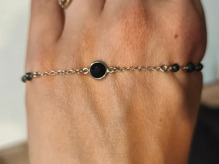 Bracelet en argent avec perles noires - photo numéro 2