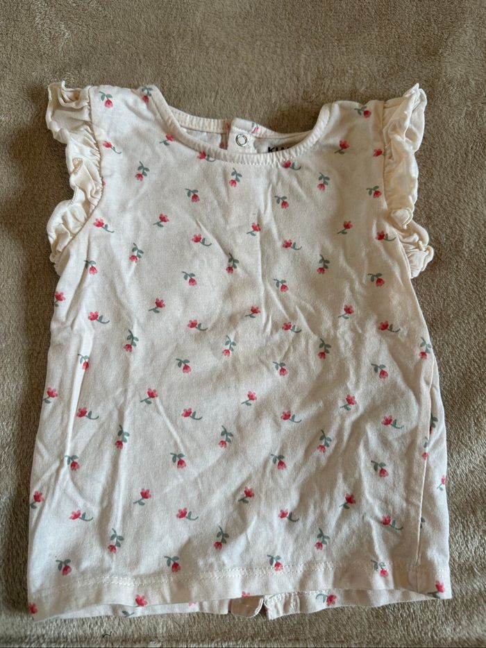 Lot vêtements fille 12 mois - photo numéro 2