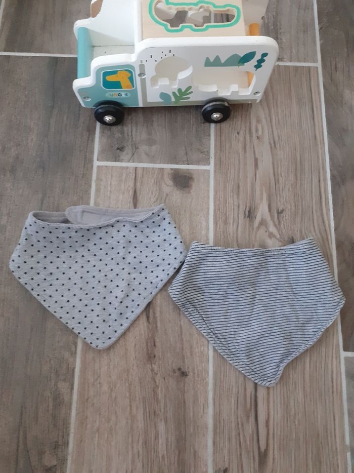 Bavoir bandanas - photo numéro 2