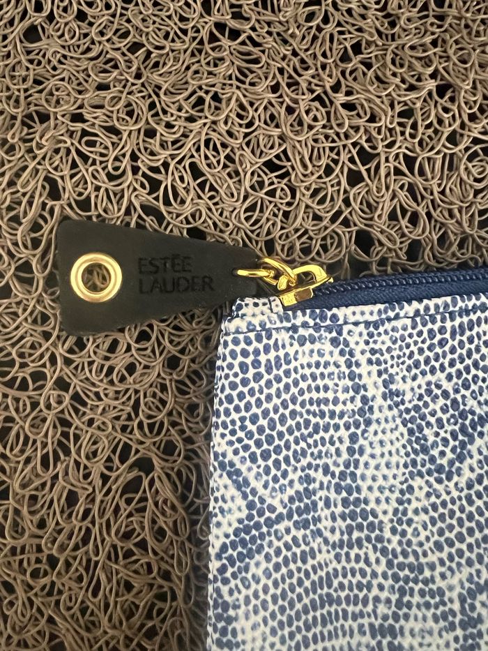 Trousse à maquillage Estée Lauder bleue - photo numéro 3