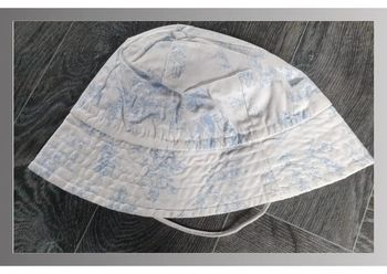 bob bébé blanc/bleu ciel Clayeux 18 mois